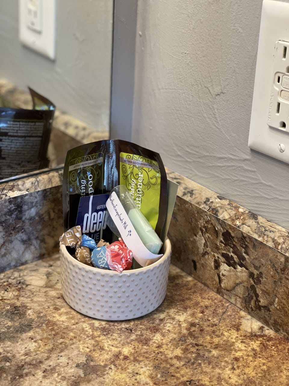 Shampoo, conditioner, etc samples for your convenience 