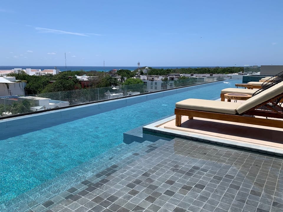 KAAB's rooftop infinity pool