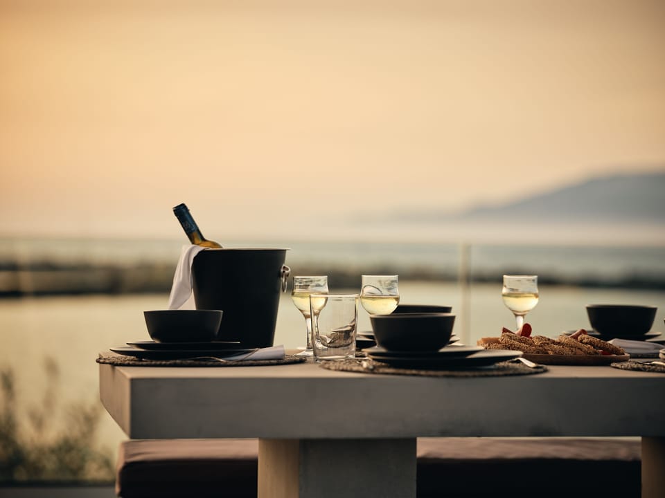 Al fresco dining has never been so chic!