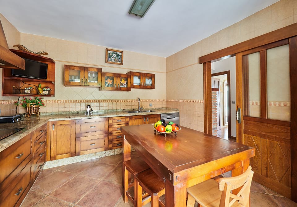 Enjoy the cuisine of this farm in the Montes de Málaga