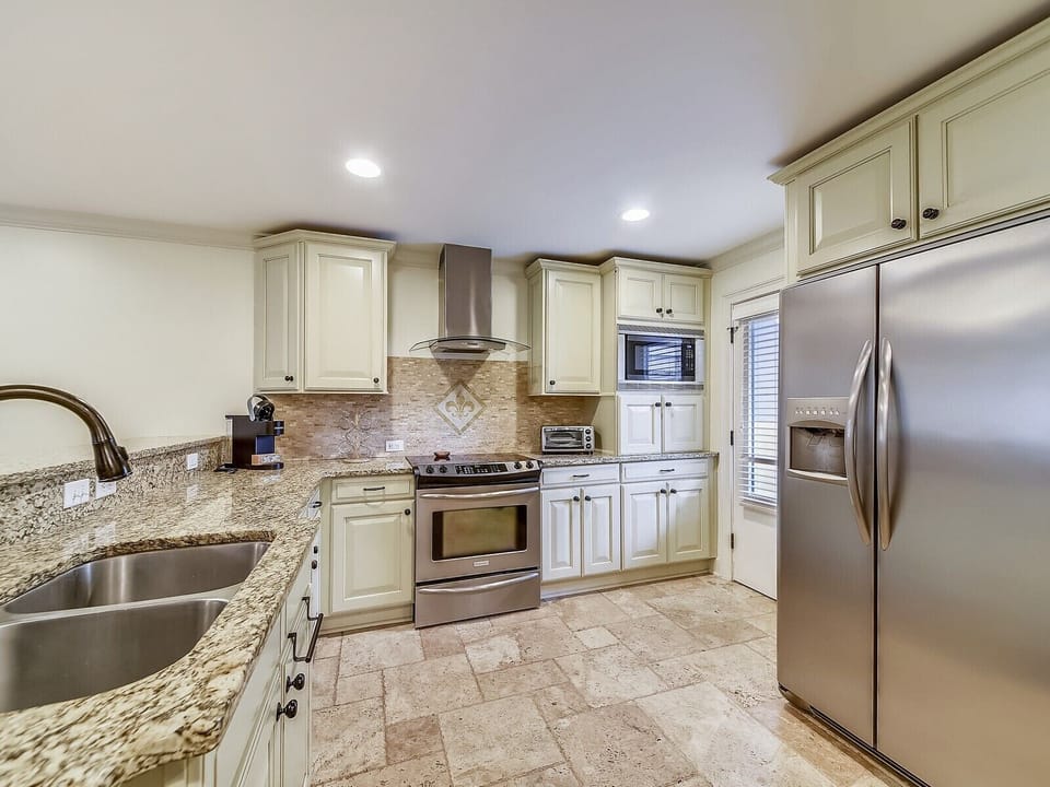 Kitchen 652 Queens Grant