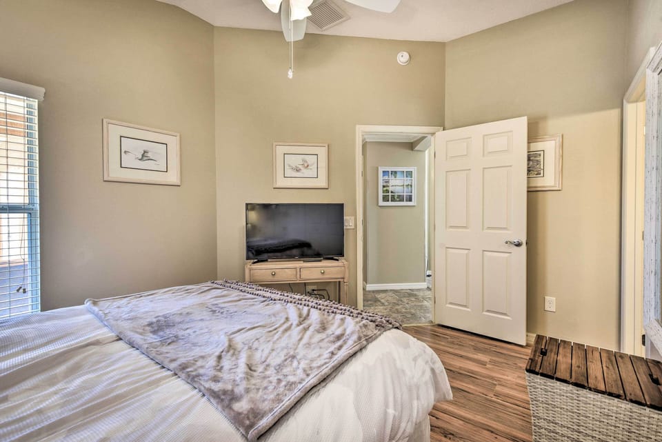 Bedroom 2 | Smart TV