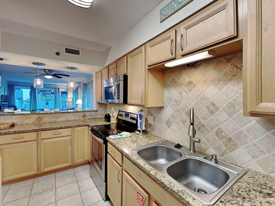 Fully Equipped Kitchen with Stainless Steel Appliances