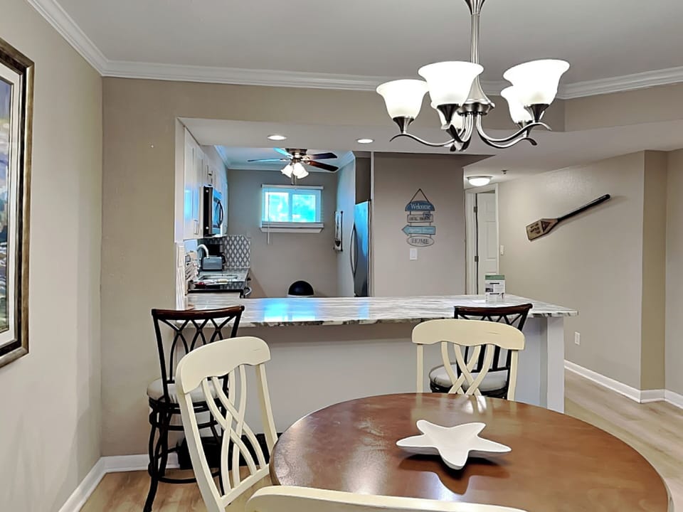 Dining Area - Seating for Two at Breakfast Bar