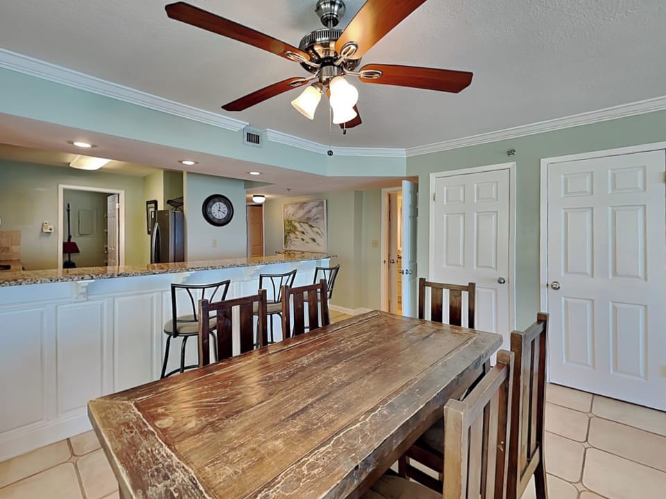 Dining Area - Table for Six
