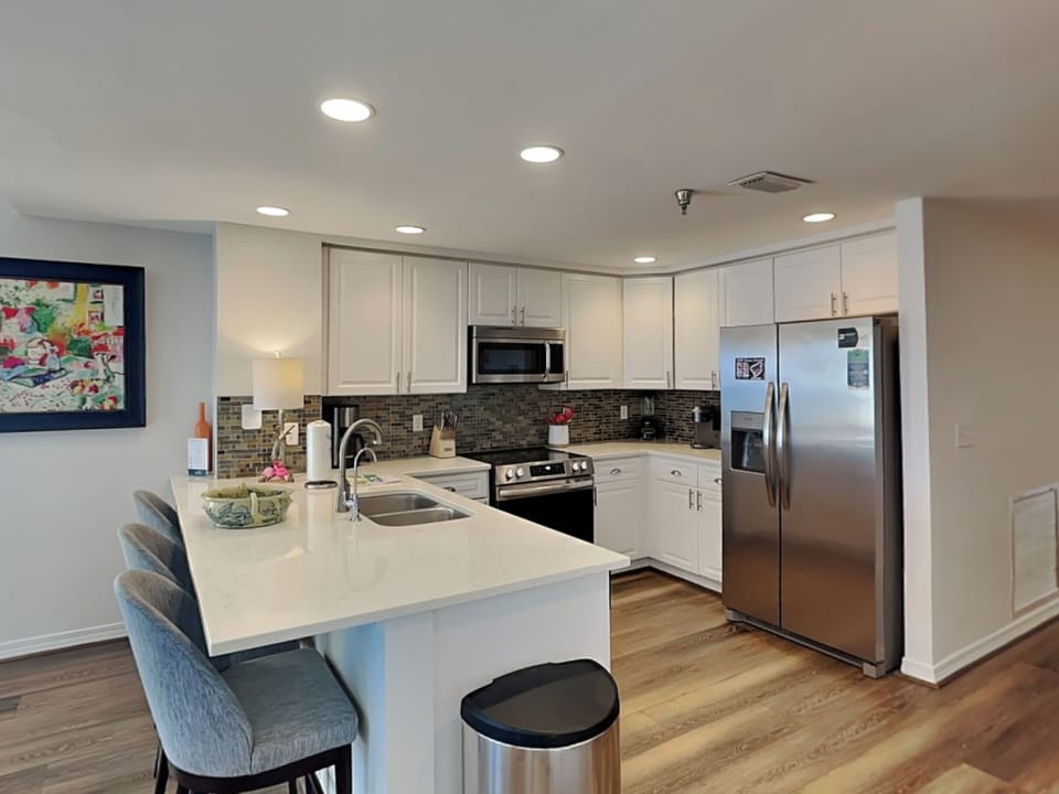 Fully Equipped Kitchen with Stainless Steel Appliances