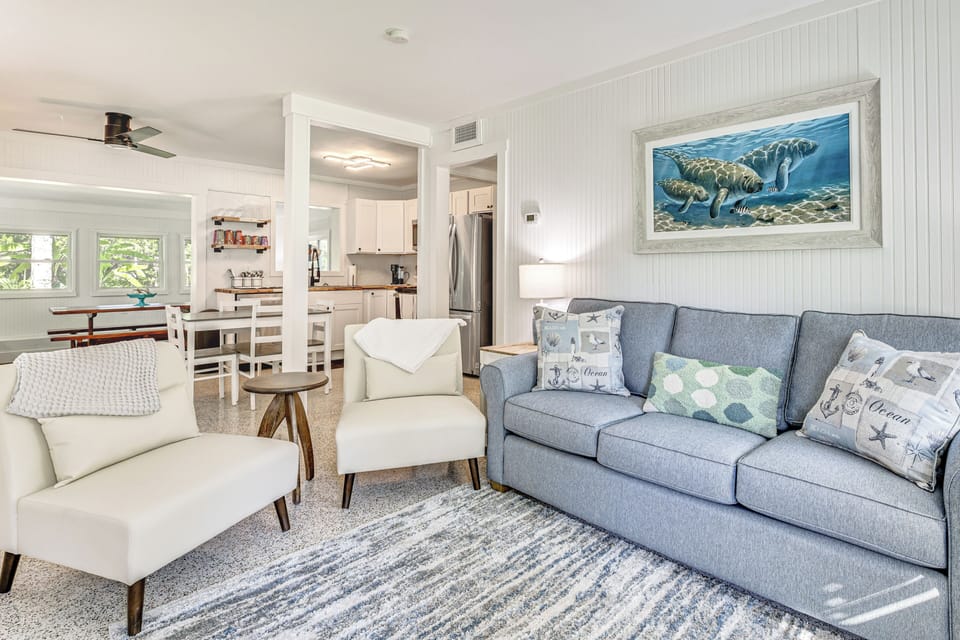 Living Room | Smart TV | Free WiFi