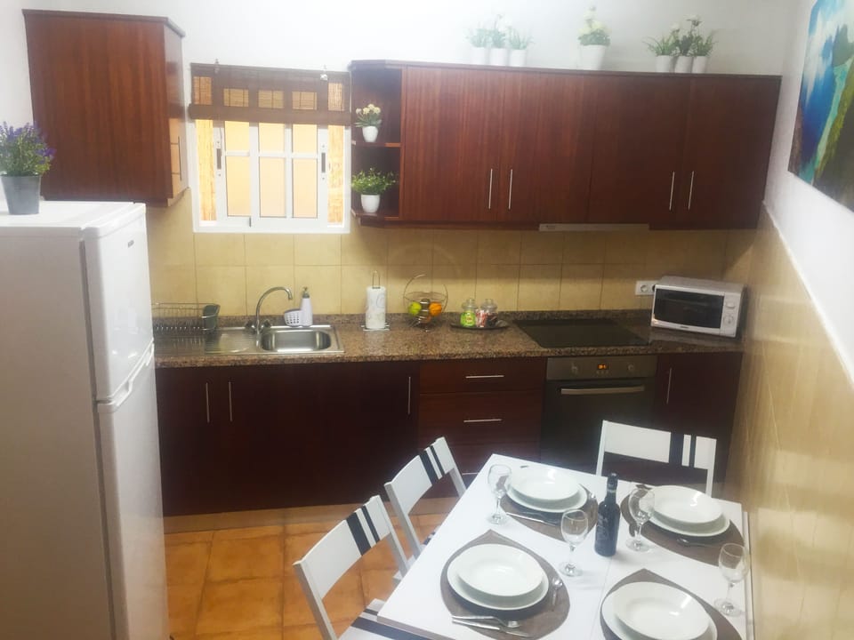Fully equipped kitchen