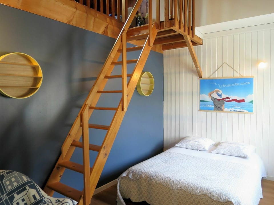Property, Comfort, Building, Wood, Textile, Flooring, Orange, Bed Frame, Interior Design, Architecture