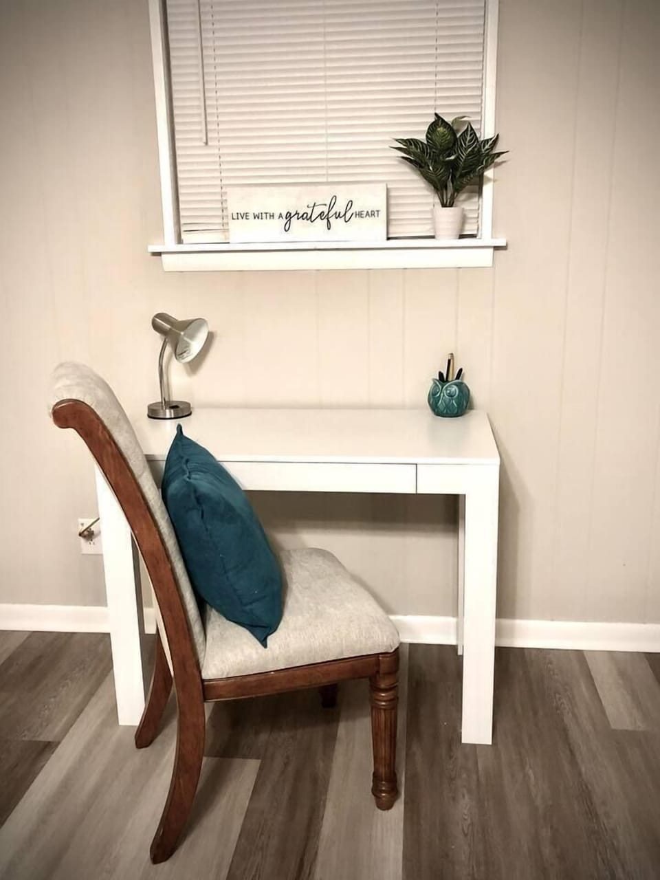 Dedicated workspace. Fast Wi-Fi.