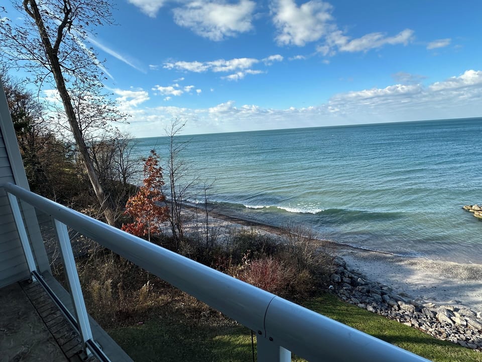 Private  living room balcony with view to the west