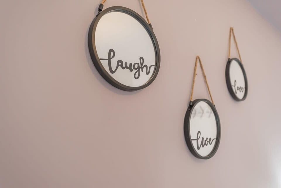 Bedroom Details – Stylish Wall Accents – Elegant decorations that add a personal and artistic feel.
