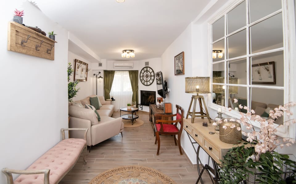 Stoa Luxury House - Living Room Area