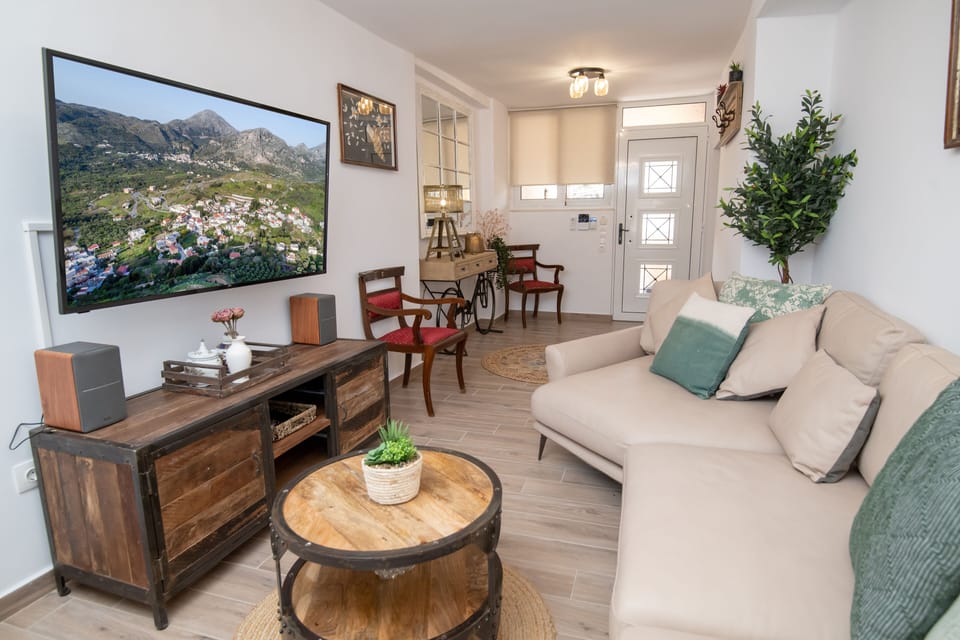 Stoa Luxury House - Living Room Area