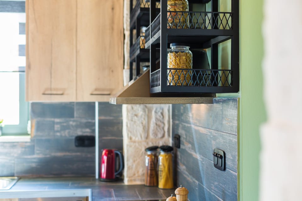 Exciting kitchen details.