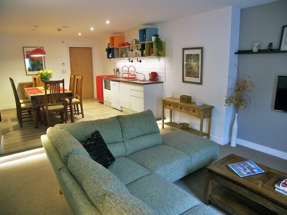 Living Room / Lounge