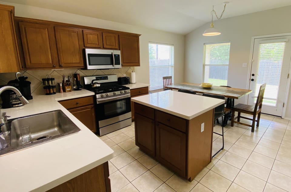 Fully equipped kitchen