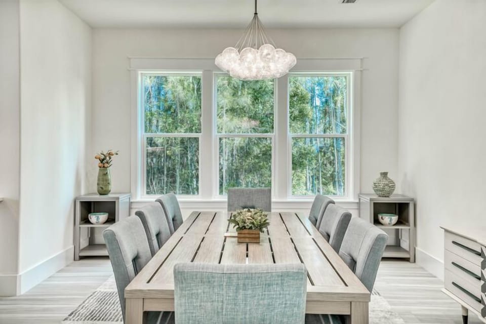 1st Floor Dining Area