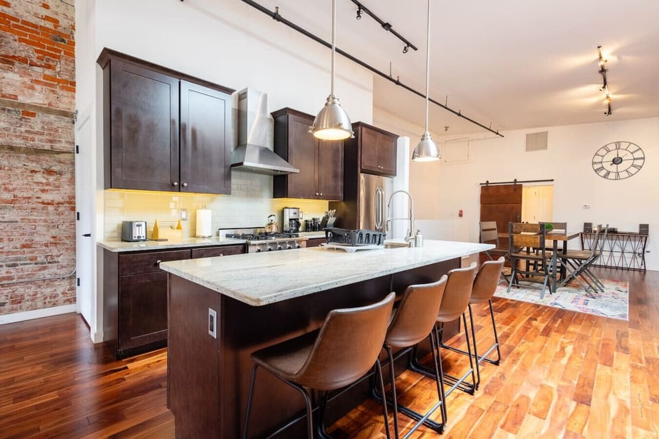 Modern Loft-Style Kitchen and Dining Space