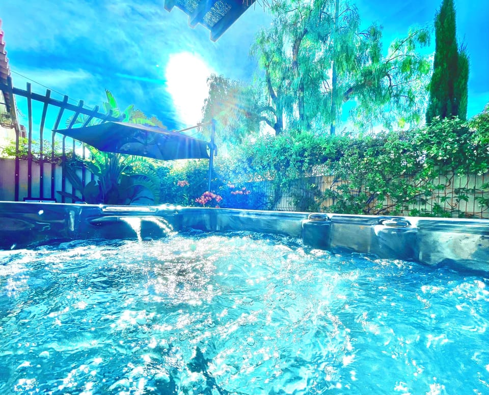 Outdoor spa tub