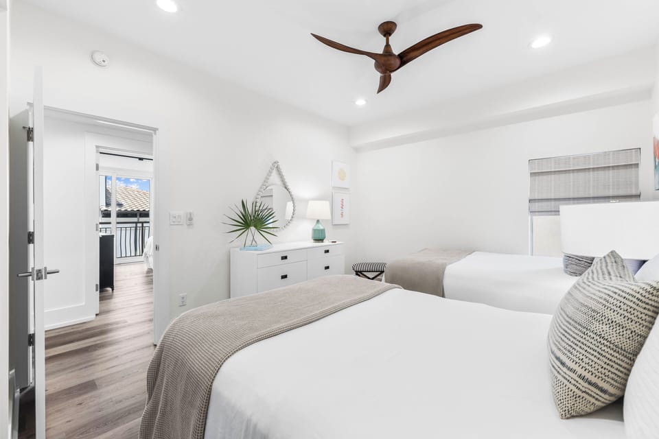 3rd Bedroom with 2 full beds