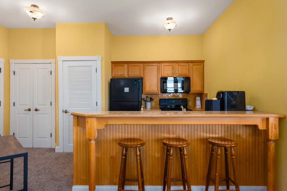 Seneca 100 Kitchen