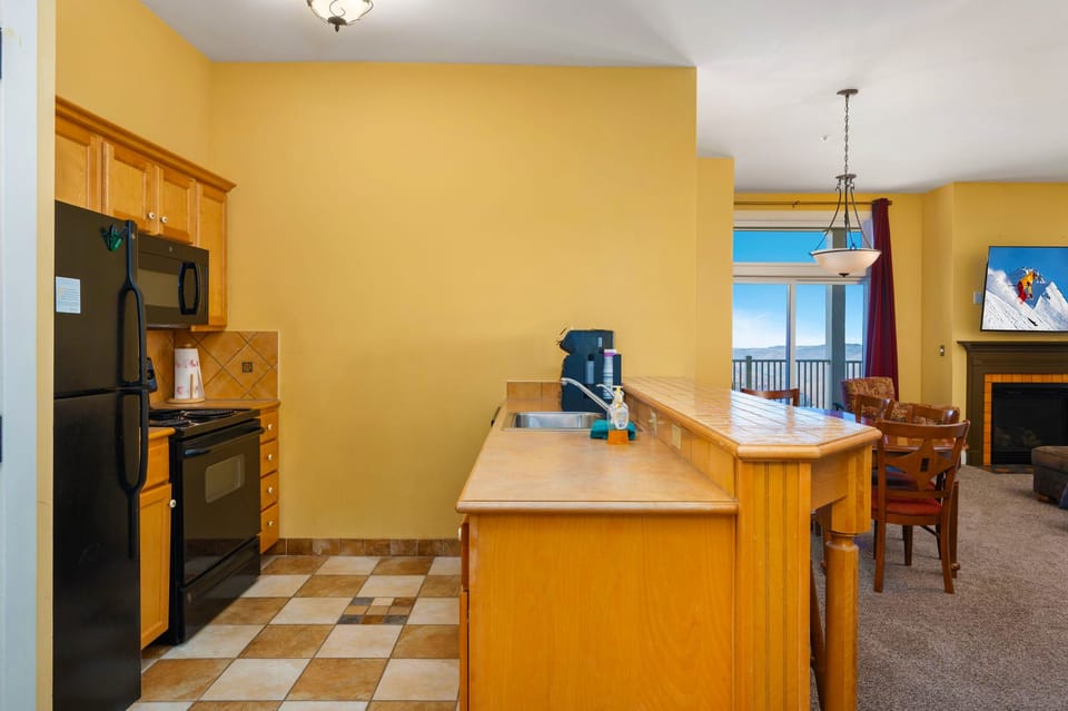 Seneca 100 Kitchen