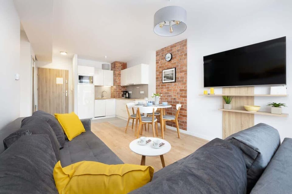 Stylish living room with coffe table. 