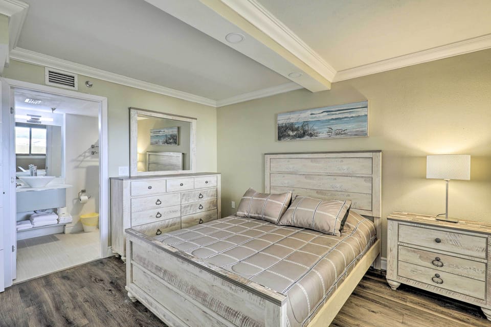 Bedroom 2 | En-Suite Bathroom