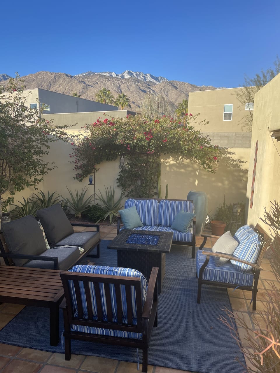 Enjoy coffee in the morning with snow-capped Mountain Views! (Dec-Mar for snow) 