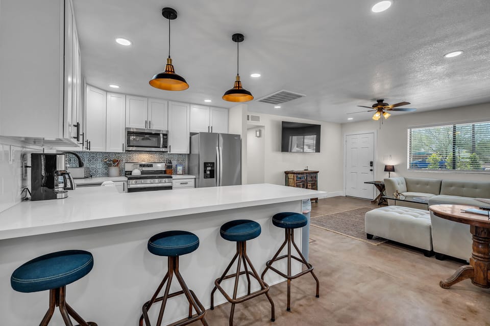 Kitchen Island/Bar