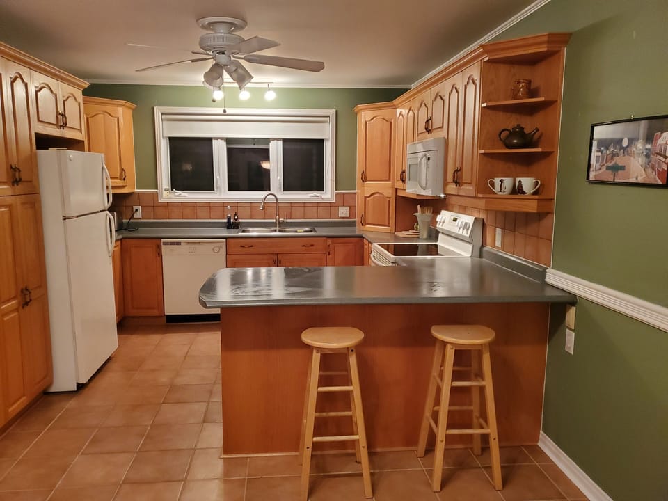 Functional kitchen to entertain family and friends