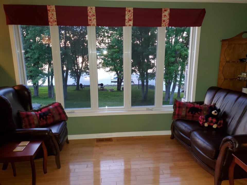 Hang out in the Muskoka room