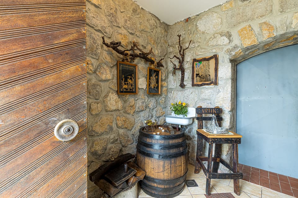 Detail in cellar