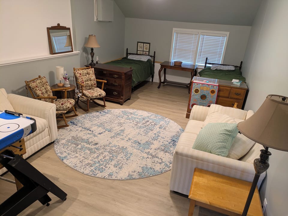 1st floor (two single beds)