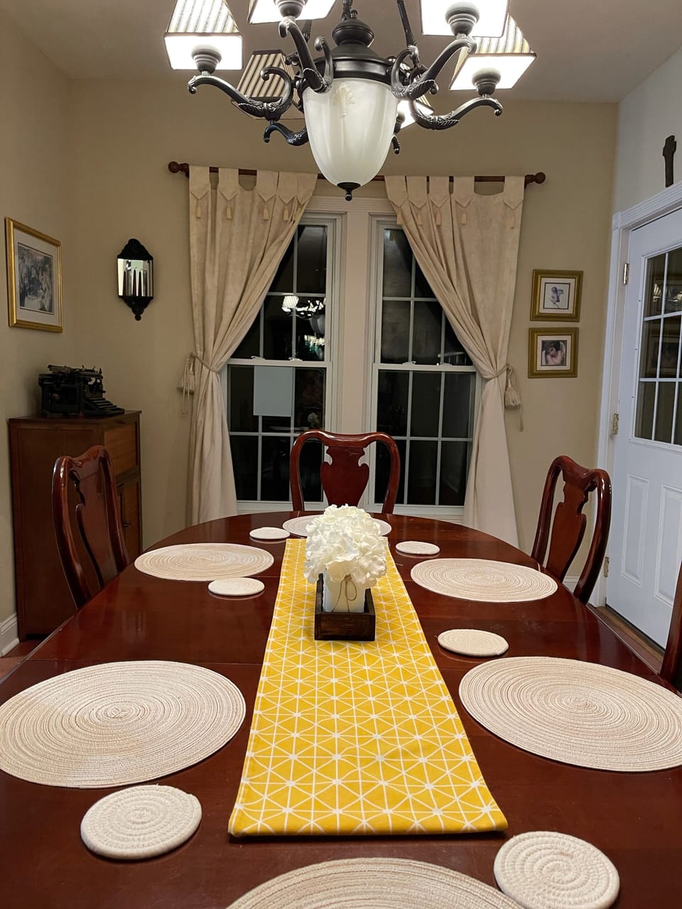 Dinning room 1 (seat 6)