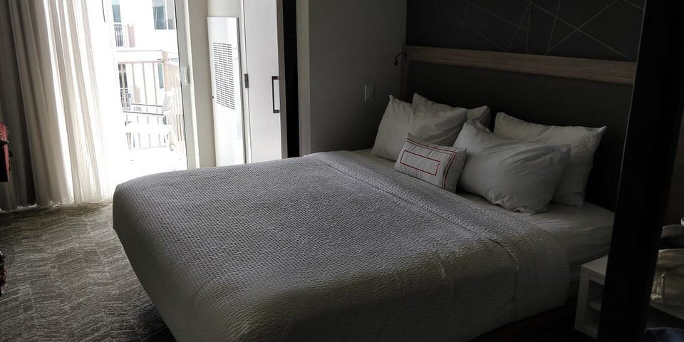 One King Bedroom
