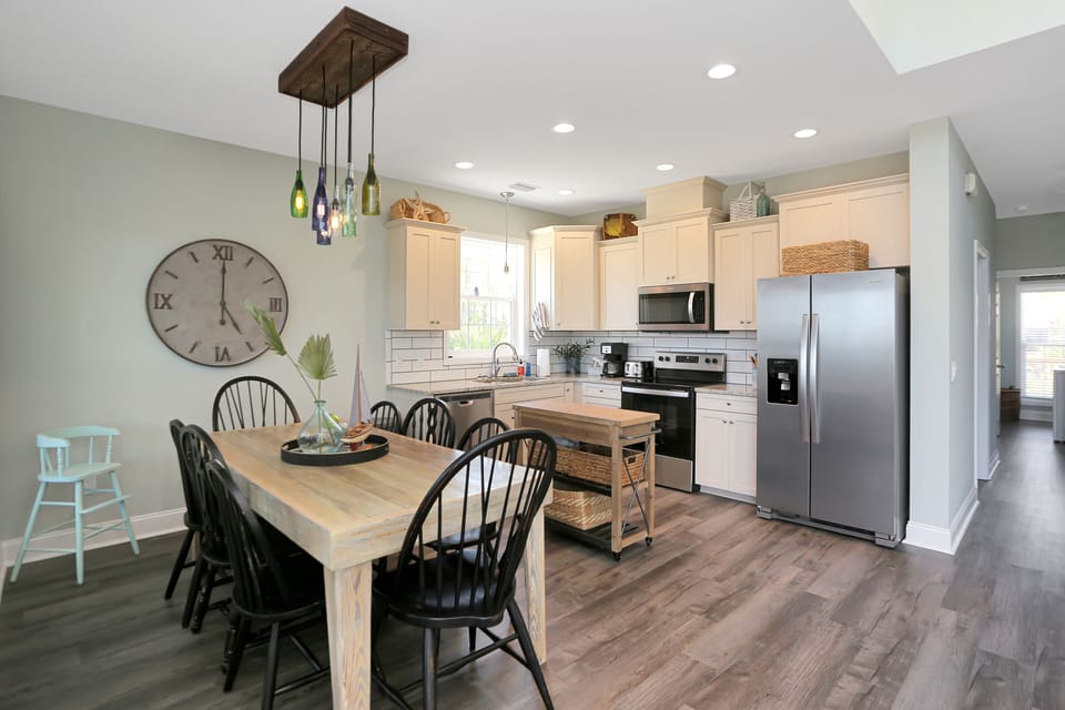 Dining & Kitchen