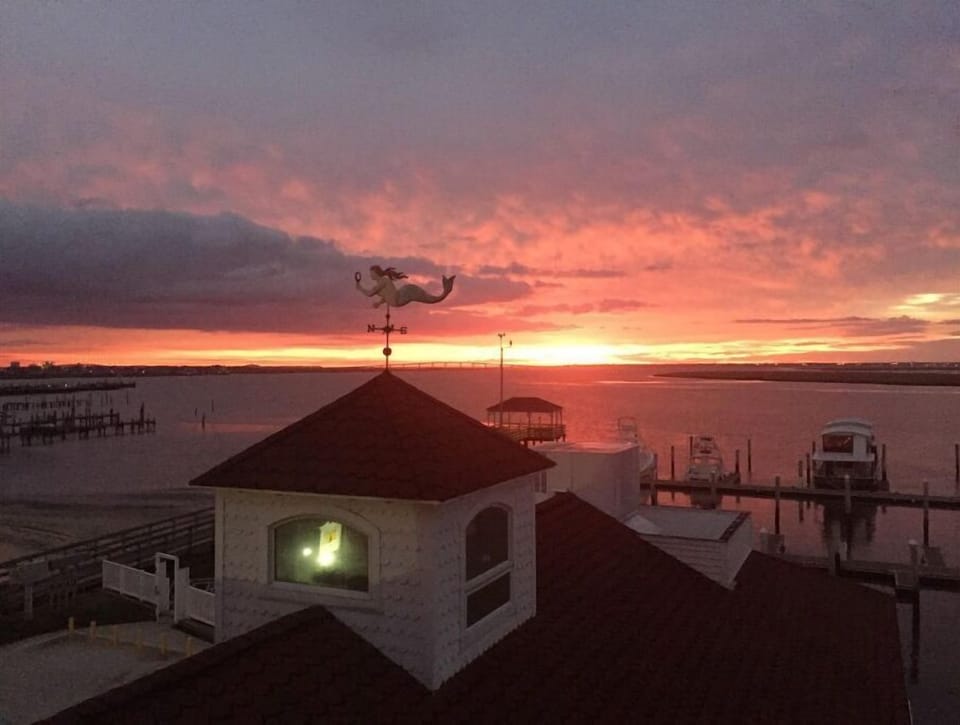 Sunrise at Tavern!