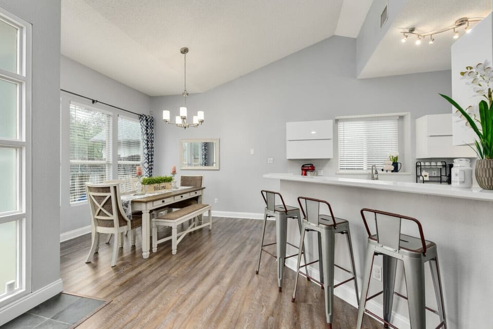 Fully equipped kitchen with breakfast bar near Apple Campus Austin