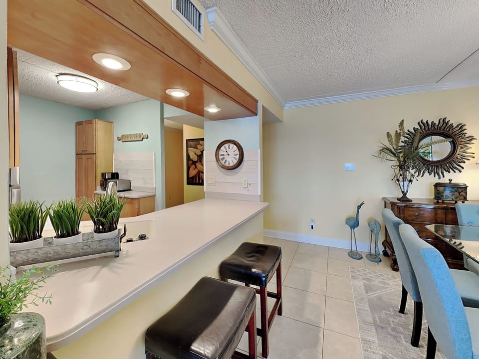 Dining Area - Bar Seating for Two