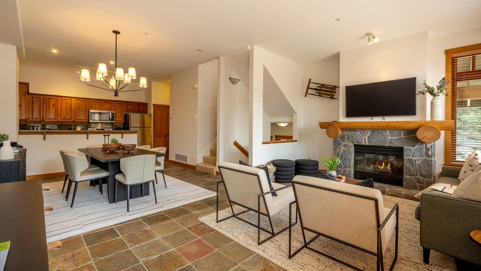 Living & Dining Area
