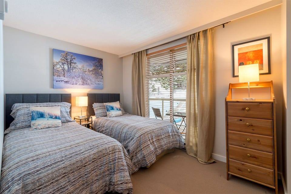 2nd Bedroom With King or 2 Twins