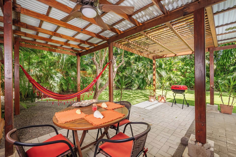 Fully fenced PRIVATE yard. Perfect for outdoor meals morning coffee or siesta
