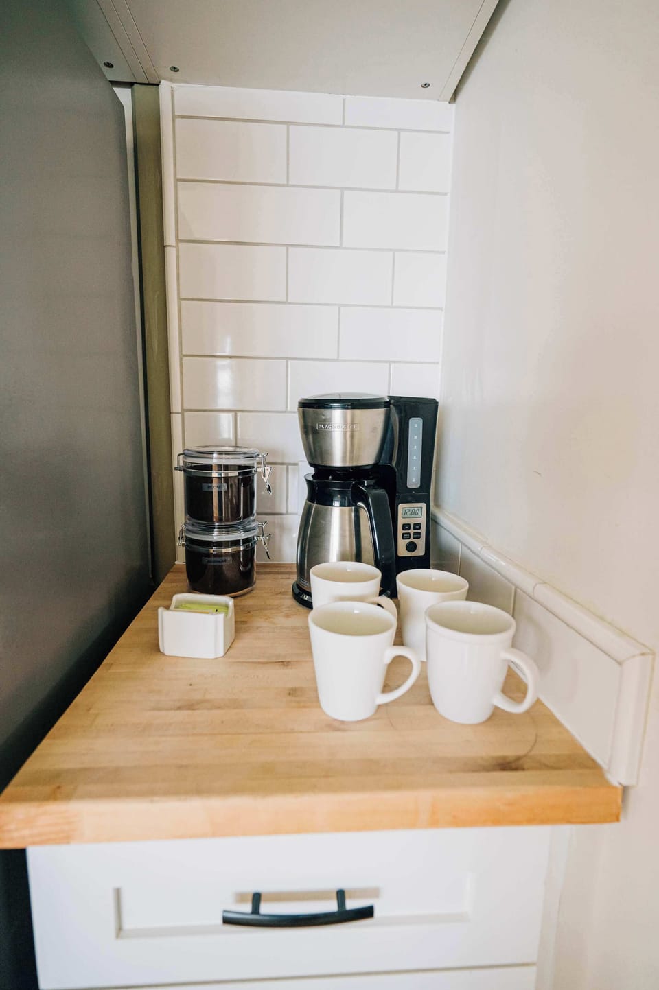 Start slow with your favorite morning coffee before heading out to the dock, kayaks, or nearby oyster trail.