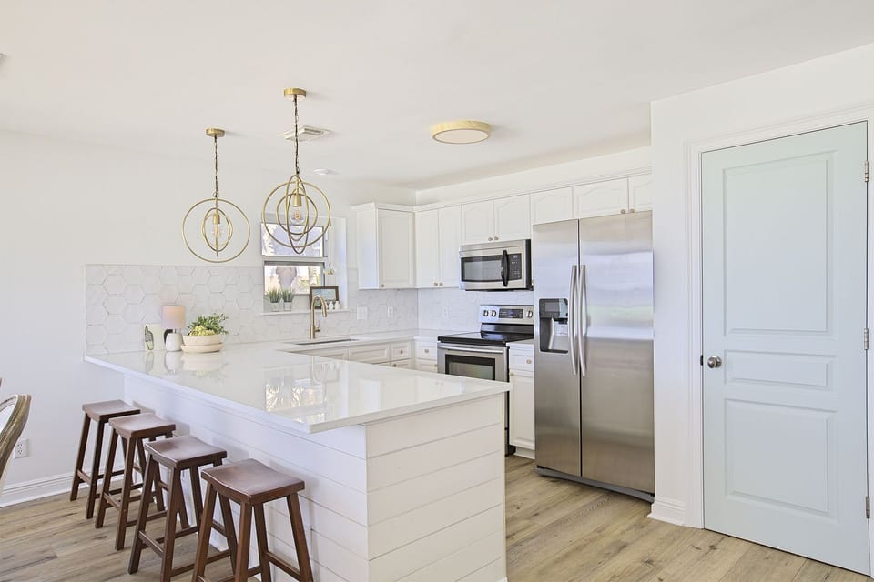 21-Emerald-Dunes-205-Kitchen
