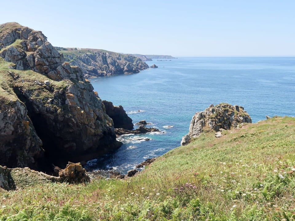 Sky, Building, Plant, Urban Design, Tower Block, Condominium, Real Estate, City, Facade, Commercial Building
