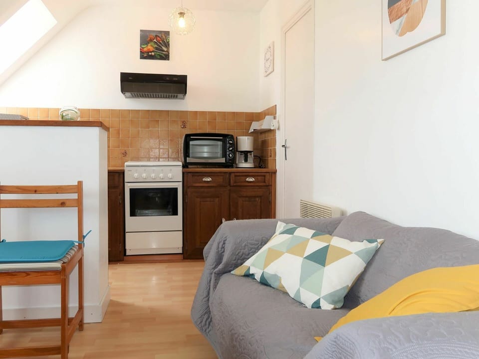 Furniture, Cabinetry, Property, Comfort, Drawer, Wood, Home Appliance, Interior Design, Table, Chest Of Drawers