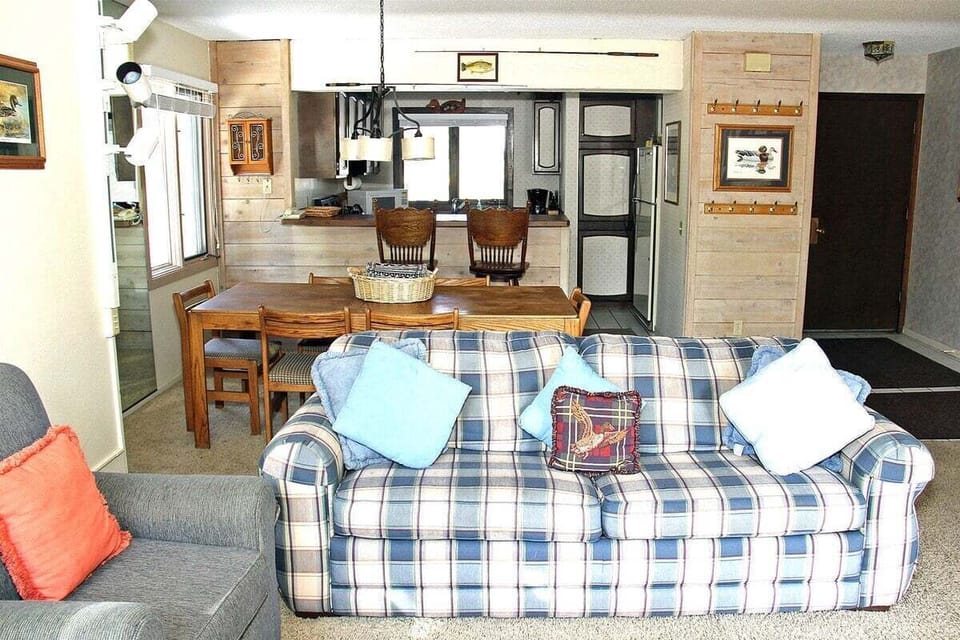 Living Room, Dining Room, Kitchen, Entrance