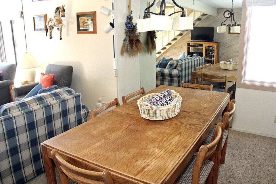 Dining Room with Seating for 6